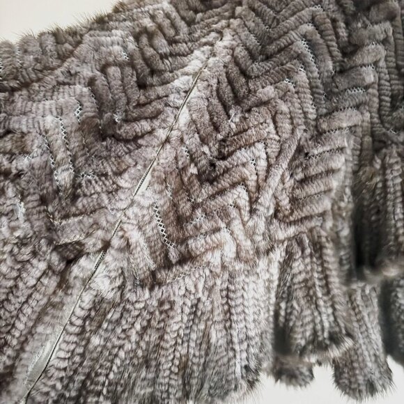 Belle Fare Denmark Woven Mink Fur Skin Grey Poncho L - Picture 6 of 12